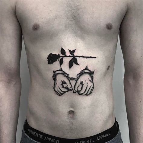 tatuajes debajo del abdomen hombre|Tatuajes abajo del ombligo hombres